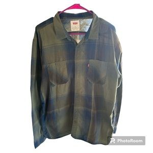 Levi’s button up